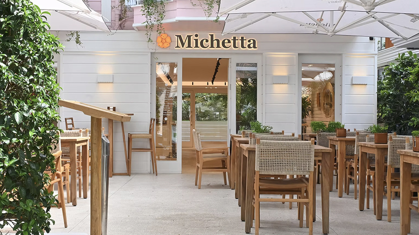 Michetta Bakery İstanbul girişi ve dış mekân oturma alanı